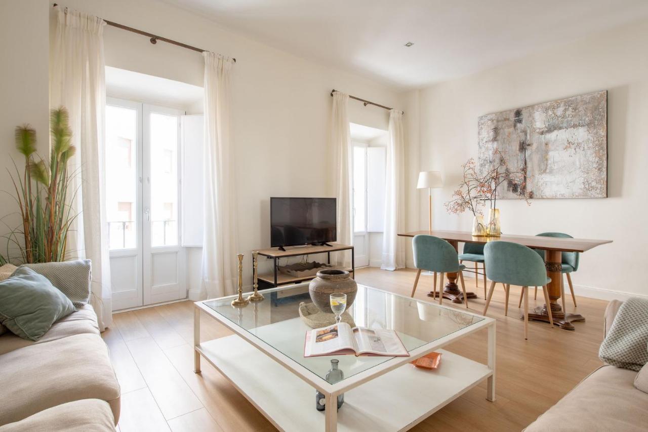 Plaza Nueva 2 Bedrooms & 2 Bathrooms Севиля Екстериор снимка